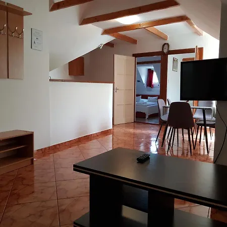 Daire Boene Vendeghaz Es Borozo