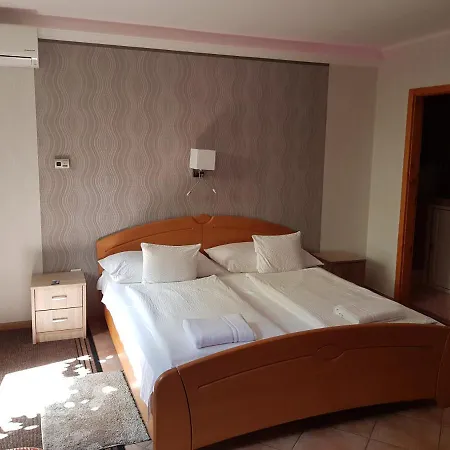 Apartament Boene Vendeghaz Es Borozo
