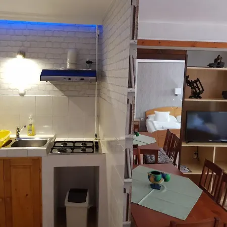 Boene Vendeghaz Es Borozo