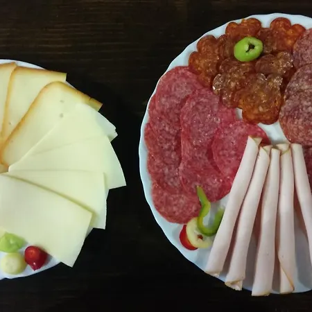 Boene Vendeghaz Es Borozo Tokaj